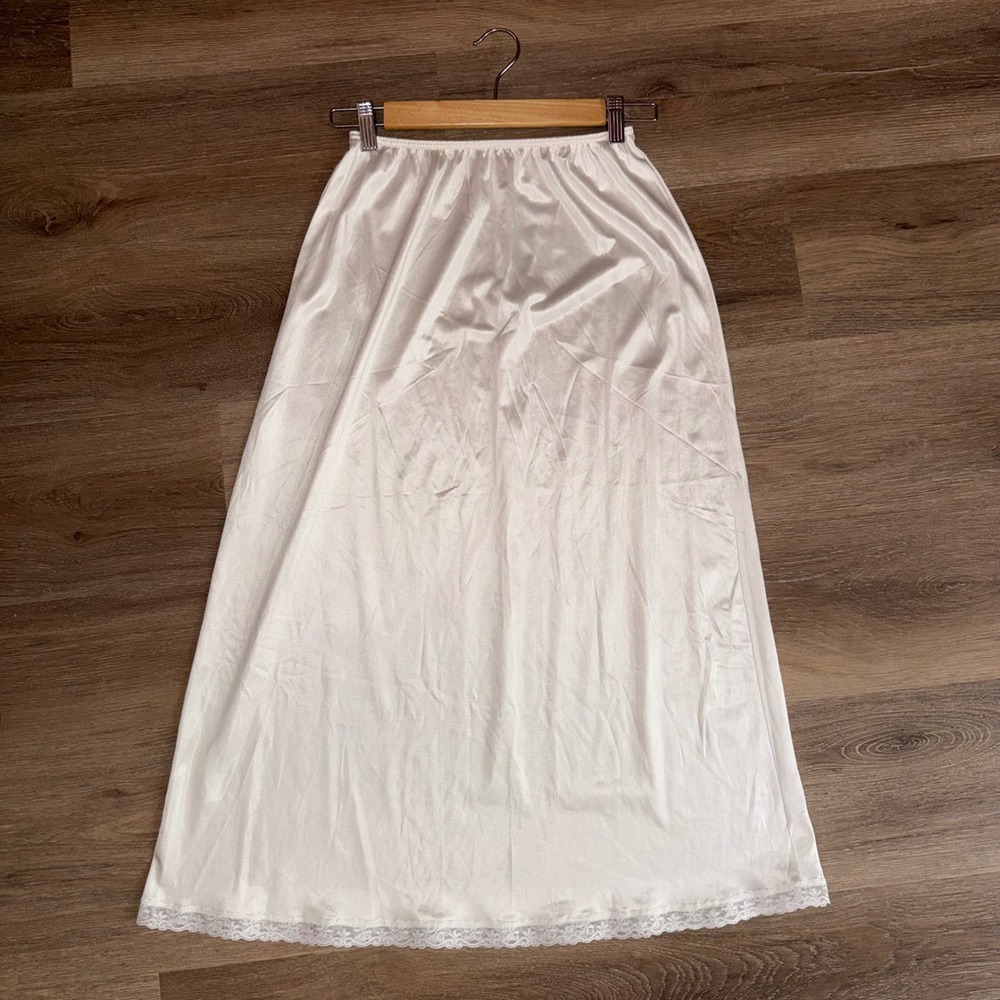 Warners Vanity Fair White Half Slip Skirt Lace Trim Elastic Waist Vintage Medium